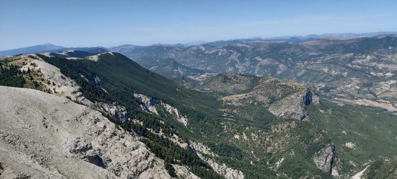 Gites Les Costoliers Châteauneuf-Miravail Eksteriør bilde